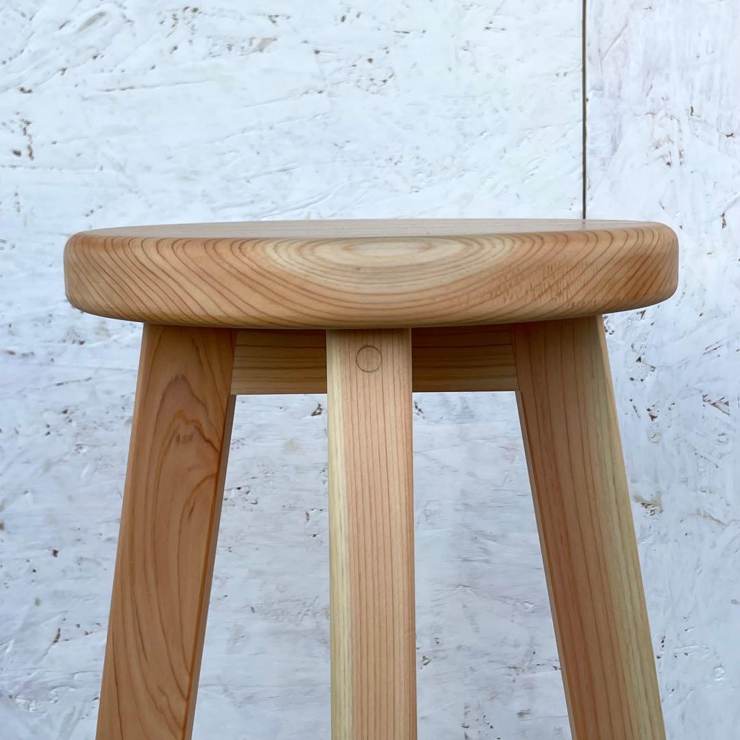 ねこねこ　国産ひのき　丸椅子　木製スツール