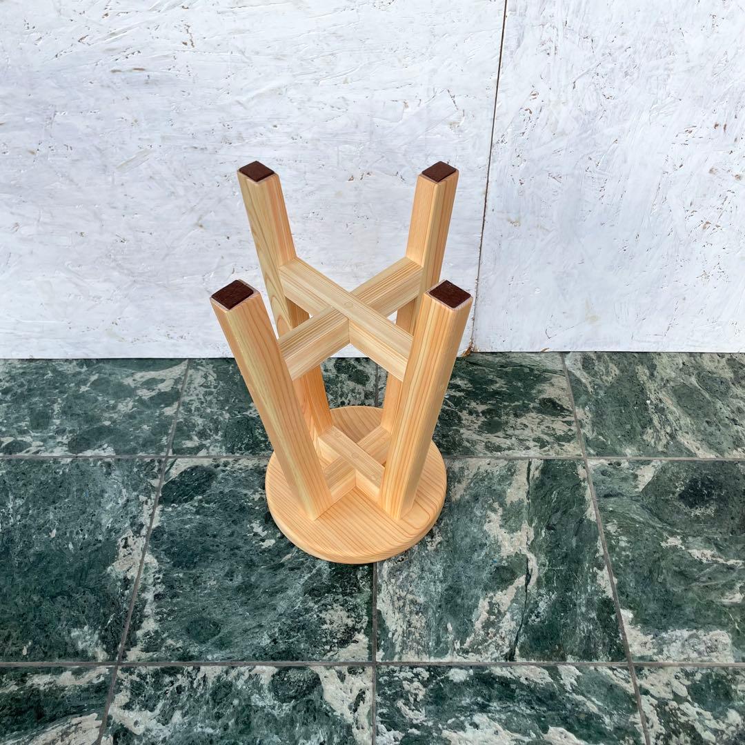 ねこねこ　国産ひのき　丸椅子　木製スツール