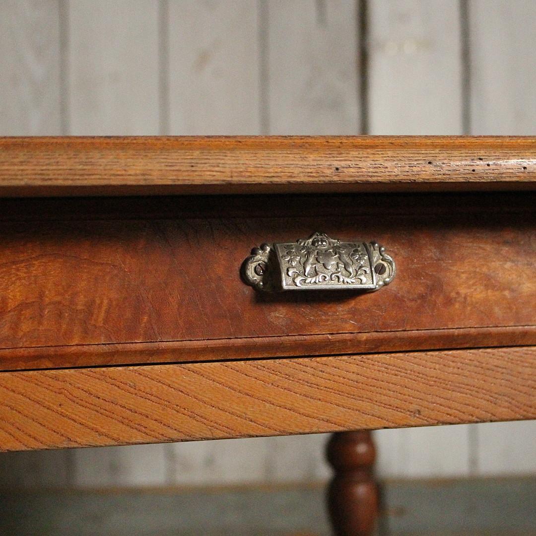 雰囲気の良い古い木製の机　引き出し2杯　ローテーブル　作業台　古家具　古民家