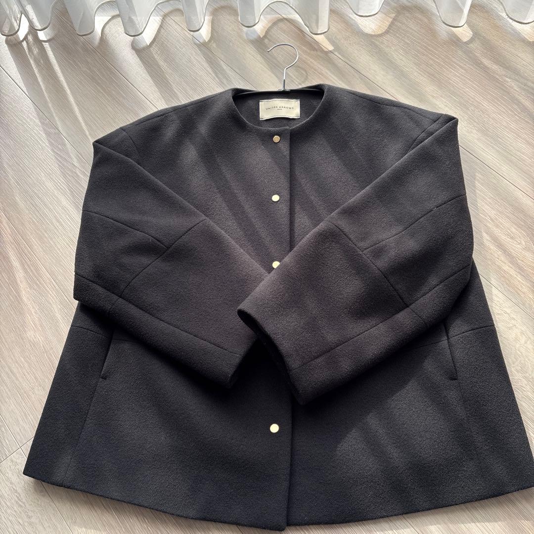 UNITED ARROWS ノーカラーメタルボタン　ショートコート