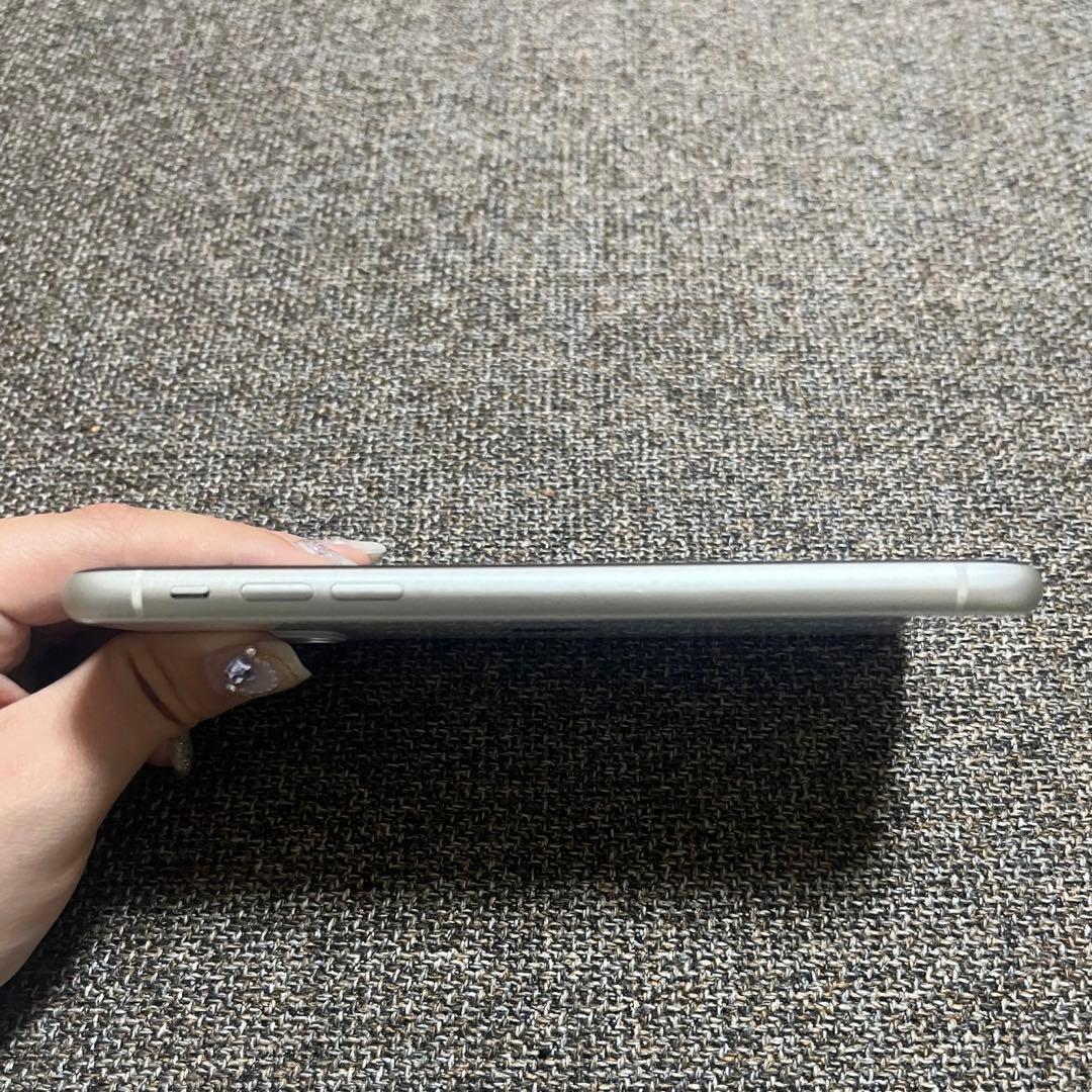 iPhone11 64GB ホワイト　本体