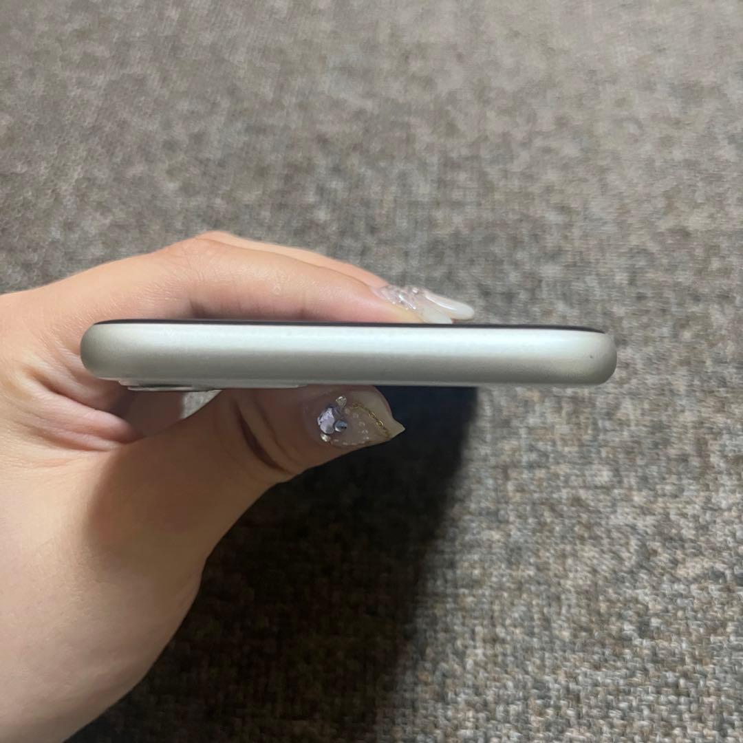 iPhone11 64GB ホワイト　本体