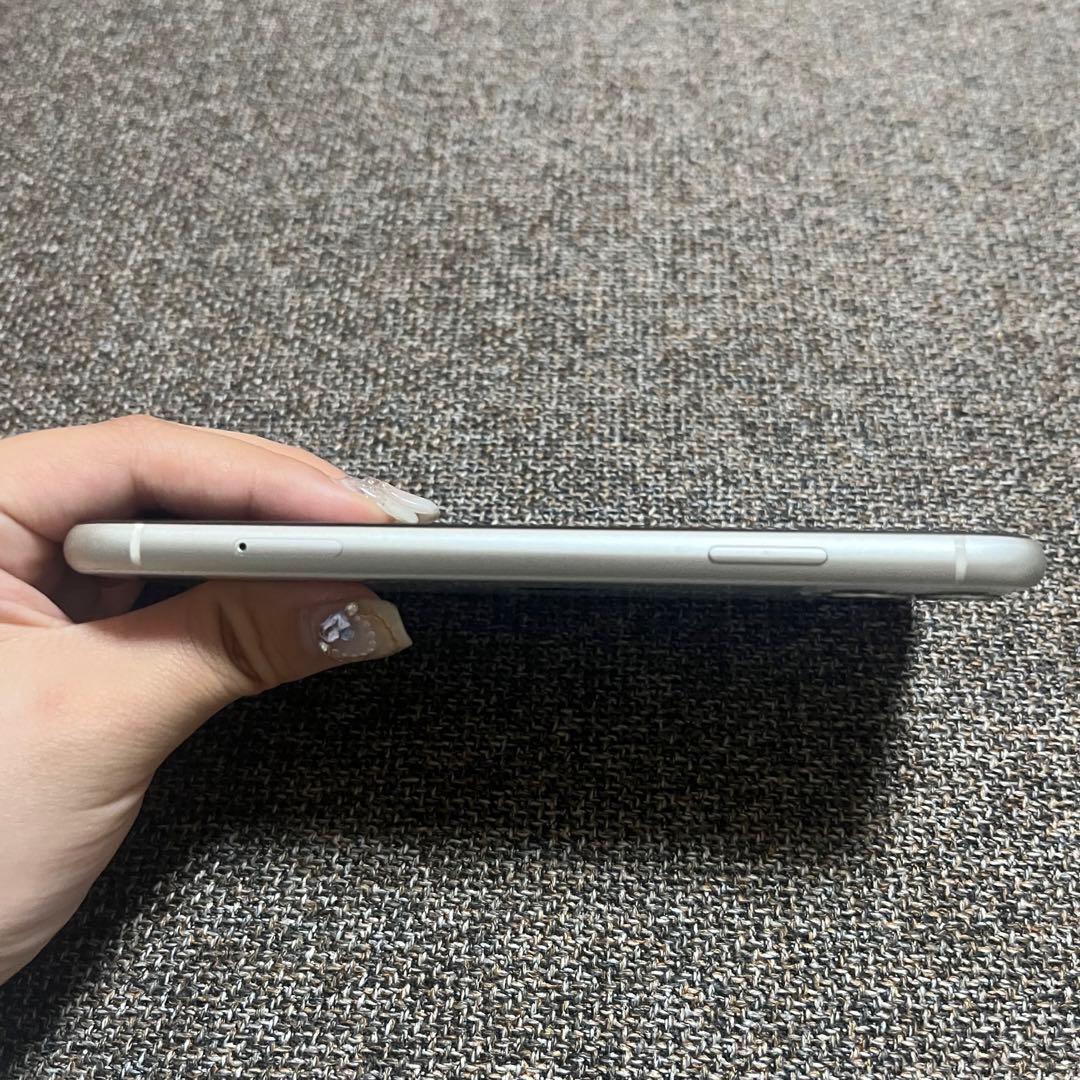iPhone11 64GB ホワイト　本体
