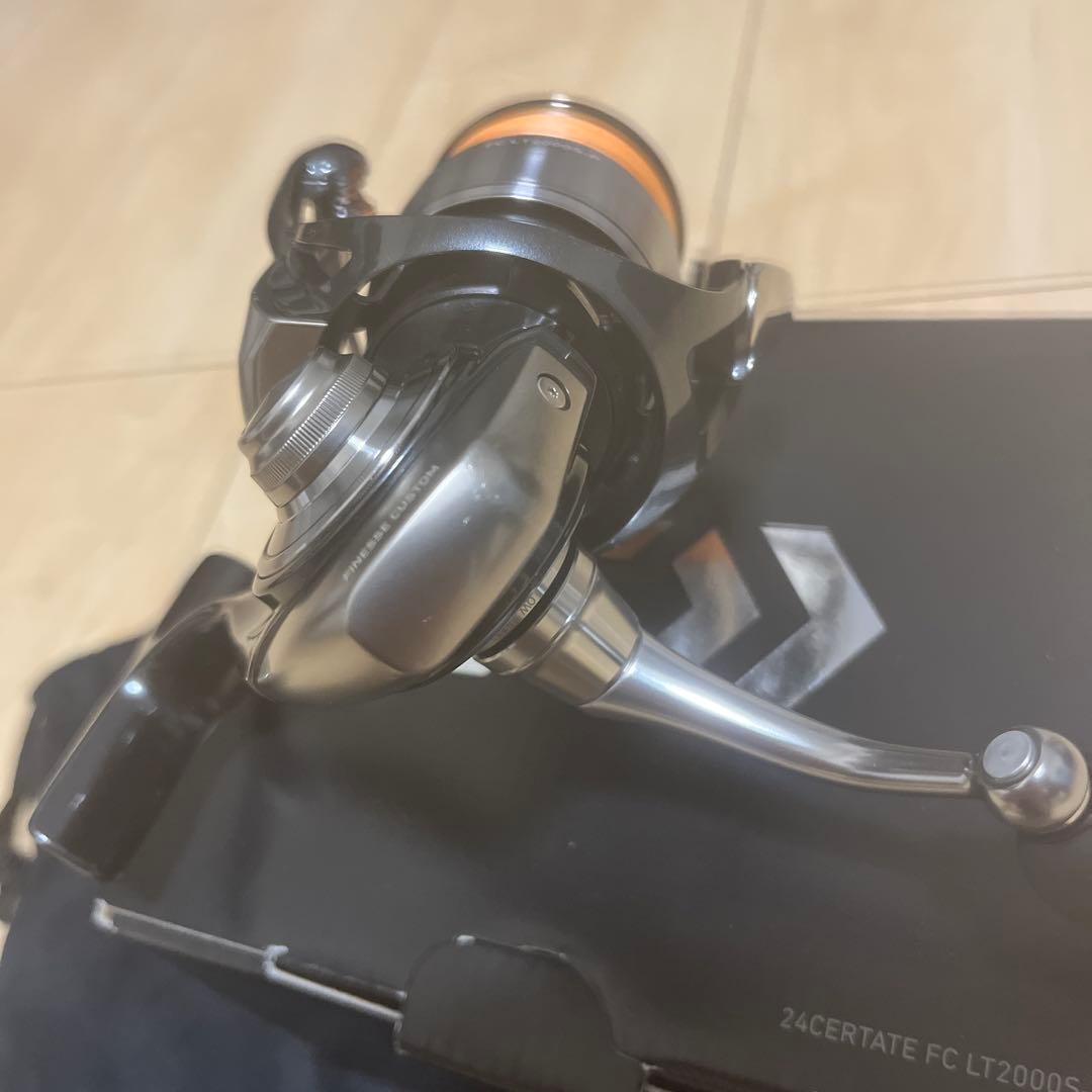 24セルテートFC LT2000S-P スピニングリール