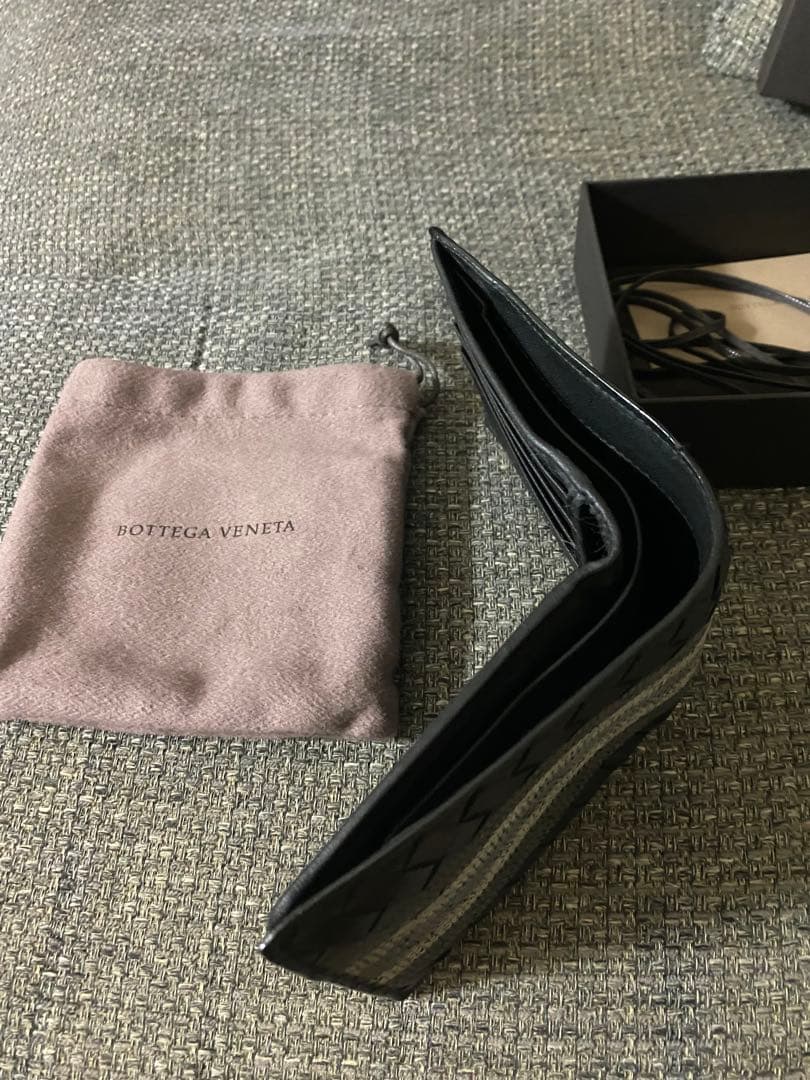 ボッテガヴェネタ二つ折り財布　美品 国内正規品 イントレチャート