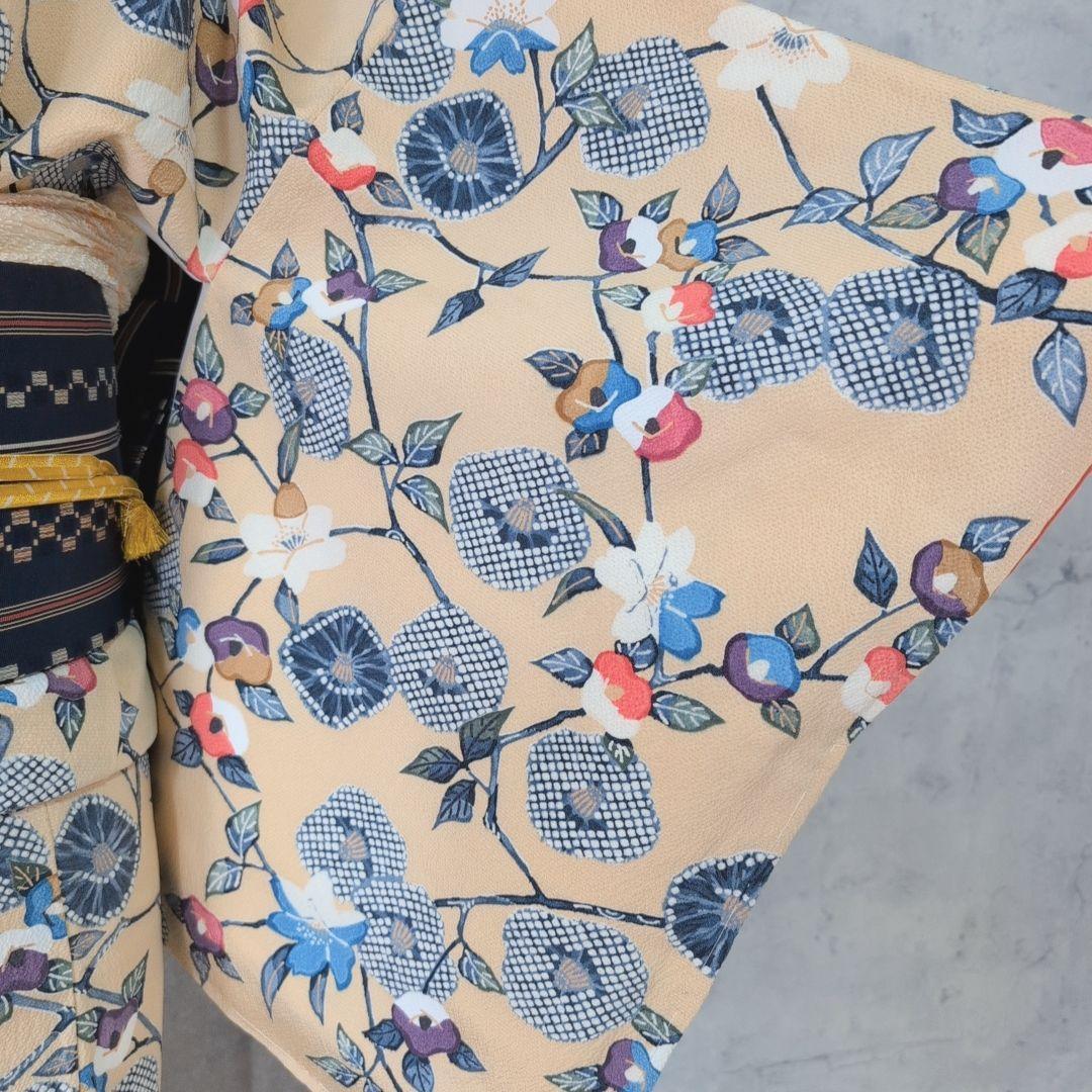 小紋単品　着物　正絹　椿　花柄　黄ベージュ地　可愛　着物美品　D2