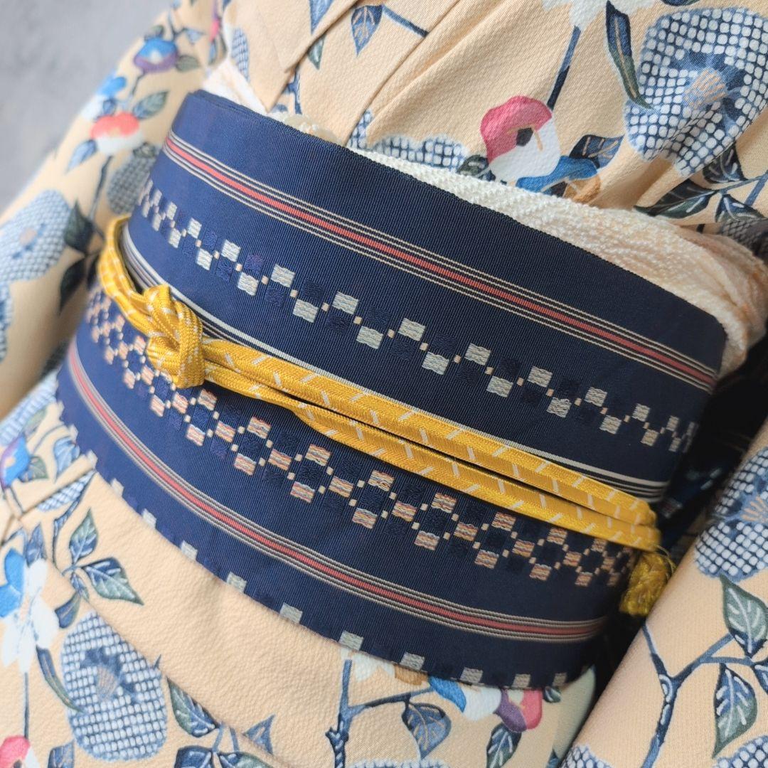 小紋単品　着物　正絹　椿　花柄　黄ベージュ地　可愛　着物美品　D2