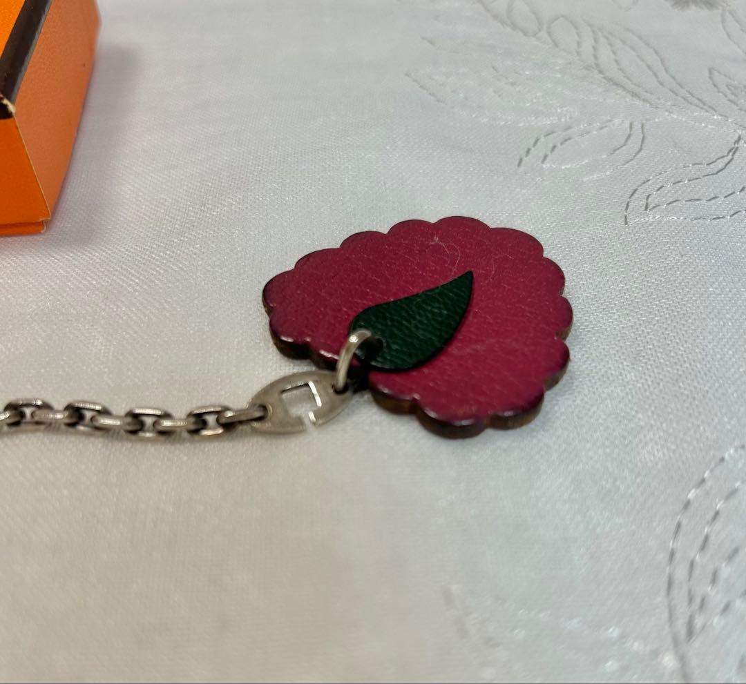 HERMES エルメス　ラズベリーチャーム　キーホルダー