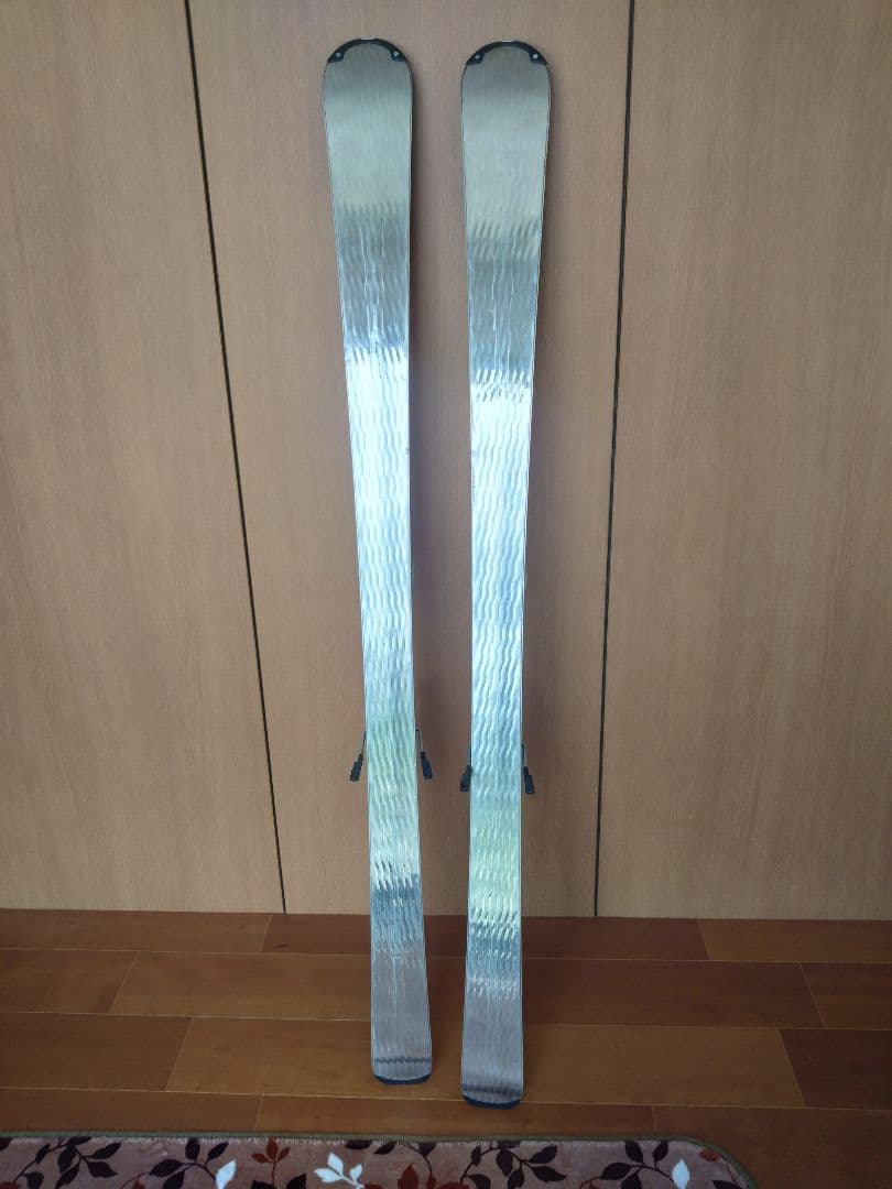 サマーゲレンデ用スキー板　Volkl