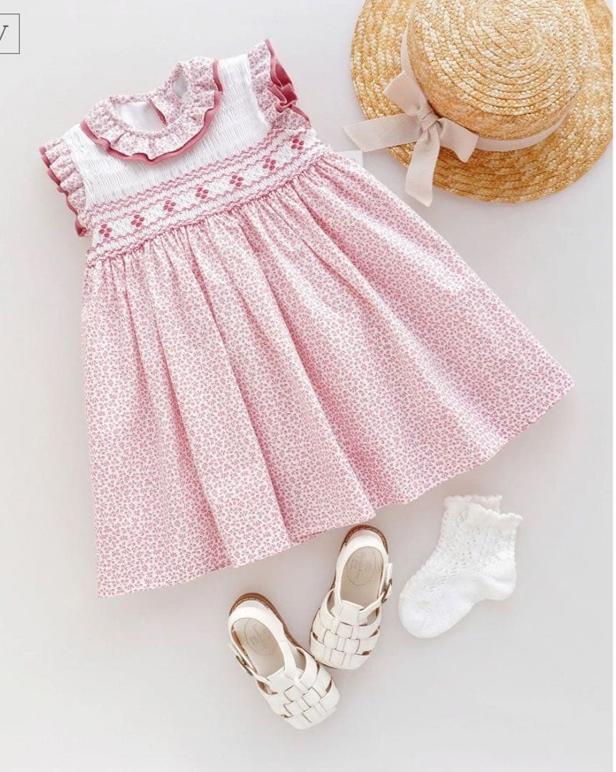 【完売品】サンサカエプチ　Laura smocked dress