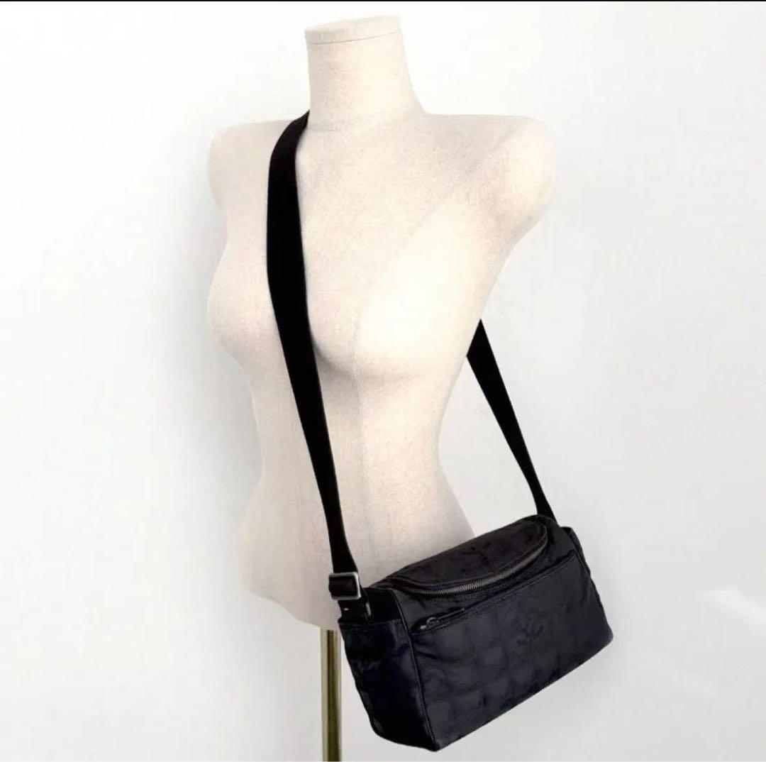 ぶぅちゃんCHANEL ブラック ショルダーバッグ