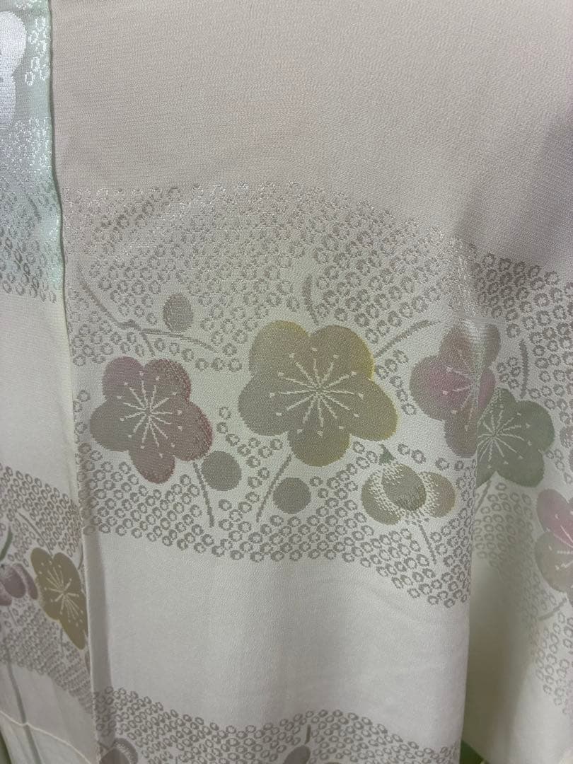 上質な長襦袢　梅の花模様　着物　ふくよかサイズ　落款あり
