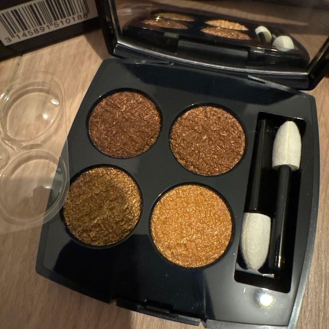 CHANEL限定品アイシャドウパレット