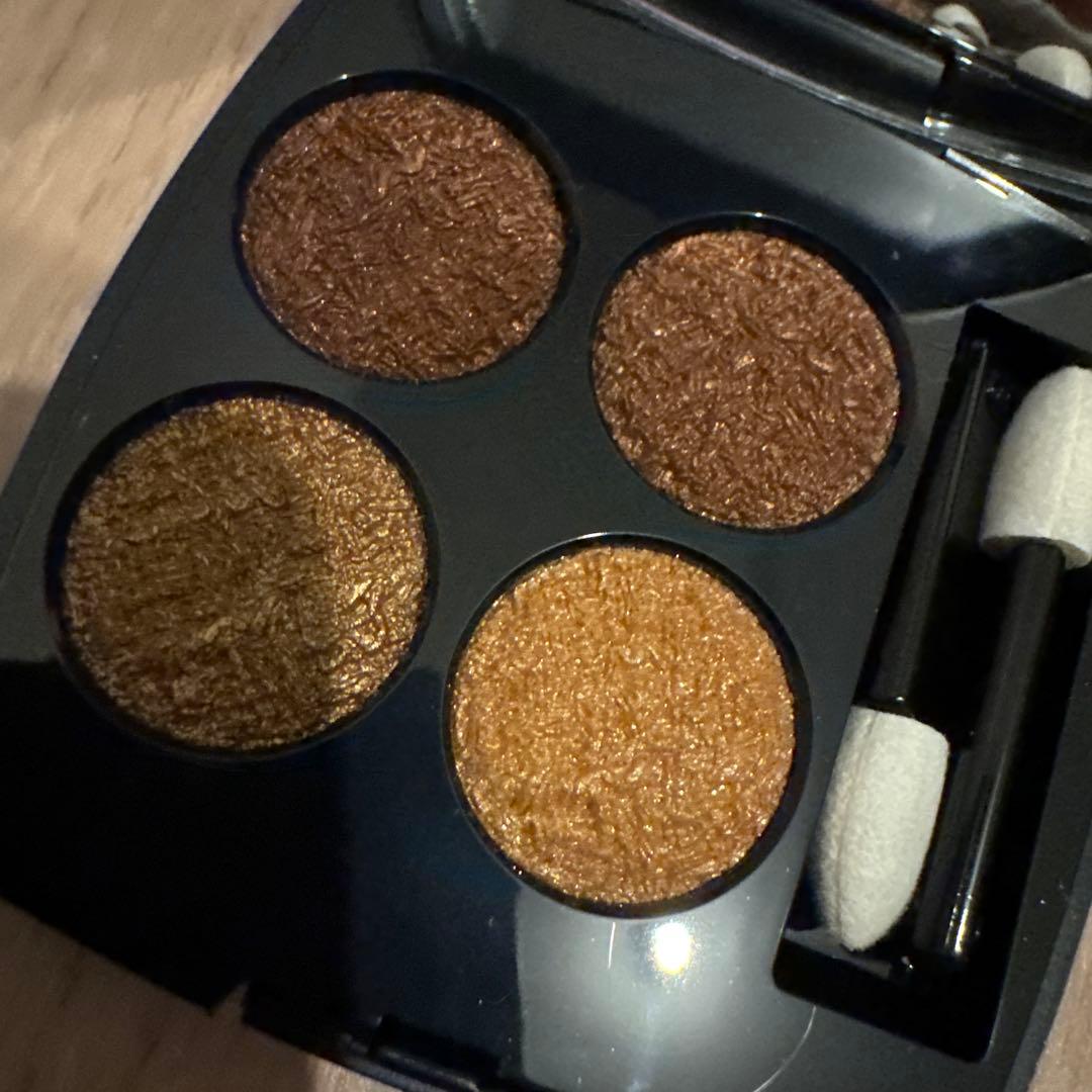 CHANEL限定品アイシャドウパレット