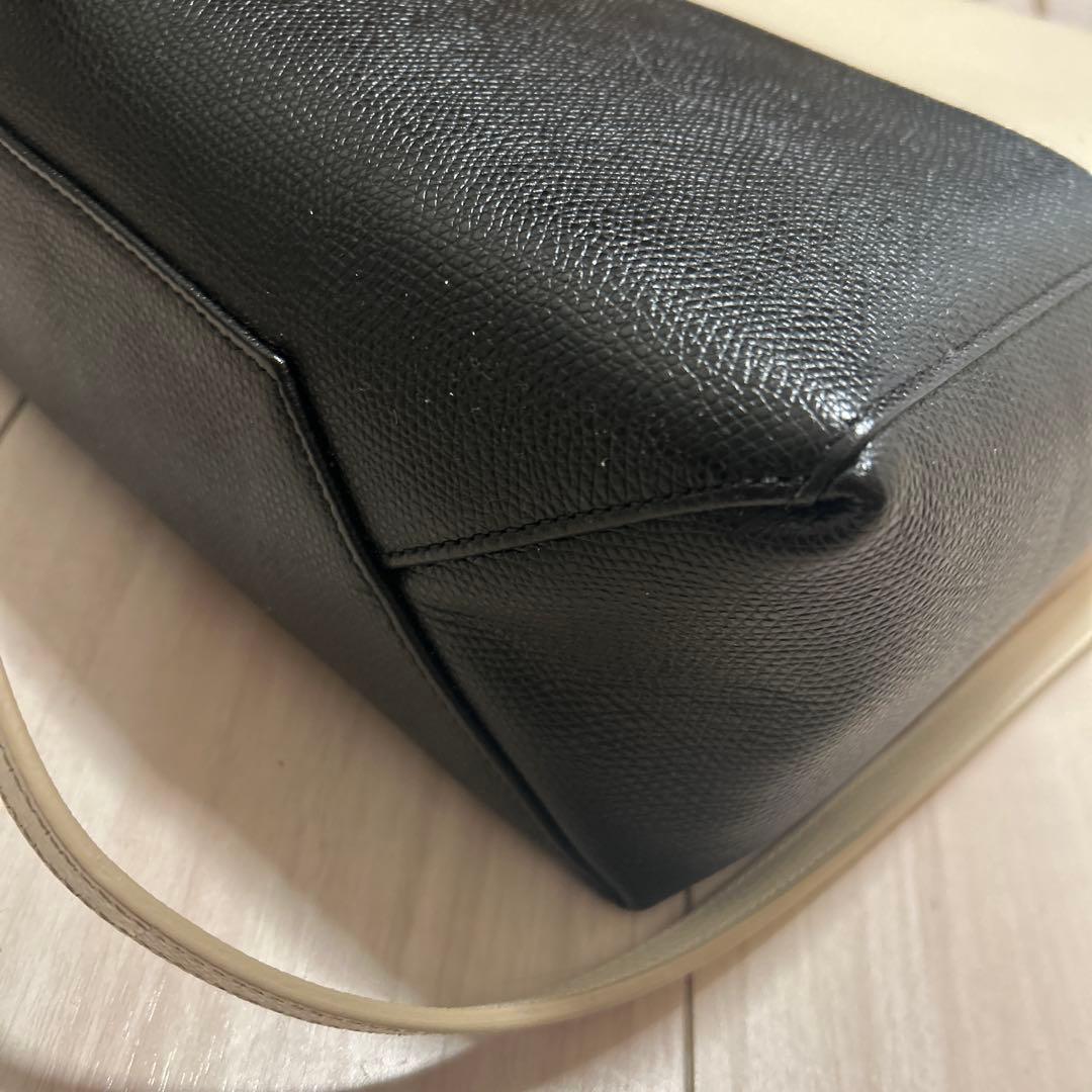 最終値下げ　美品　CELINE レザーショルダーバッグ ホワイト/ブラック　カバ