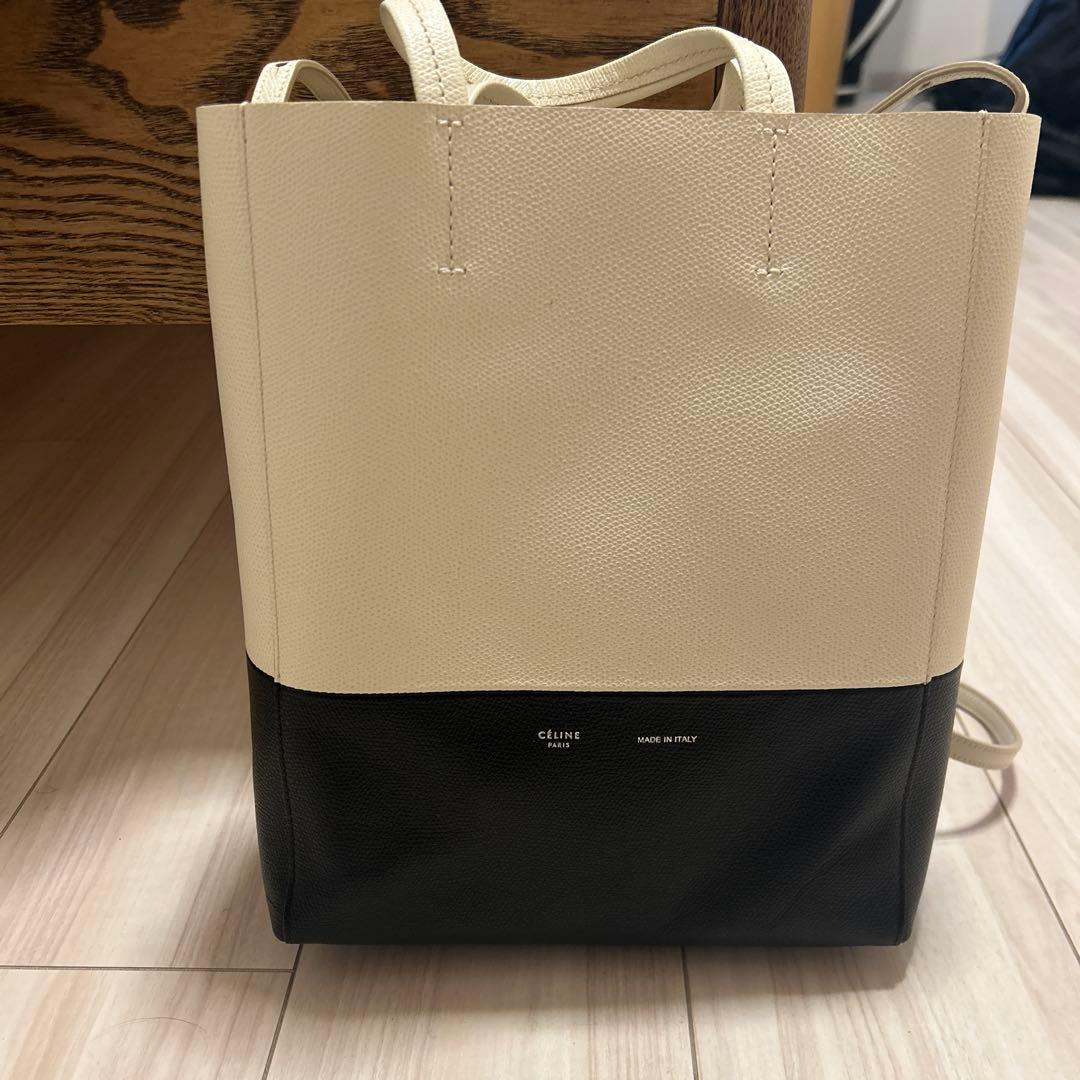 最終値下げ　美品　CELINE レザーショルダーバッグ ホワイト/ブラック　カバ