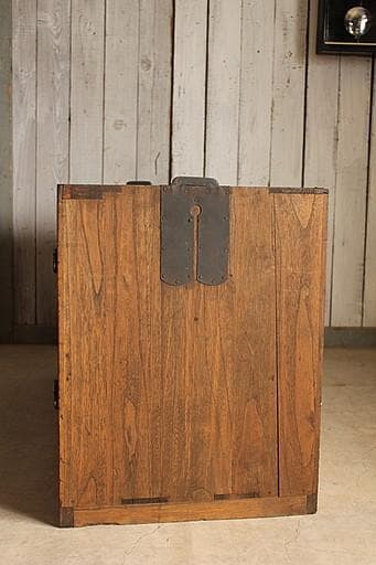 古い木製の引き出し2段　チェスト　桐箪笥