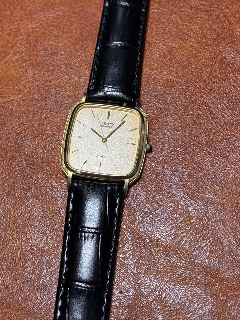 A93 希少 稼動品 SEIKO DOLCE スクエア型　80年代