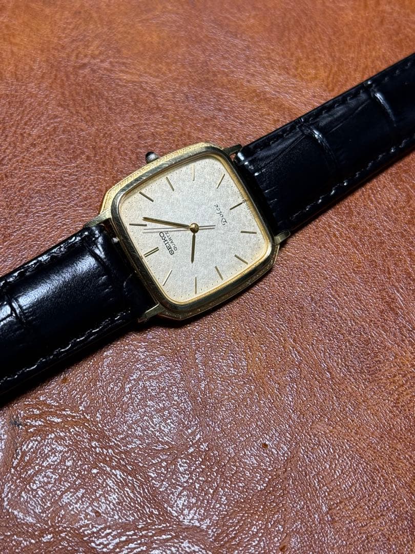 A93 希少 稼動品 SEIKO DOLCE スクエア型　80年代