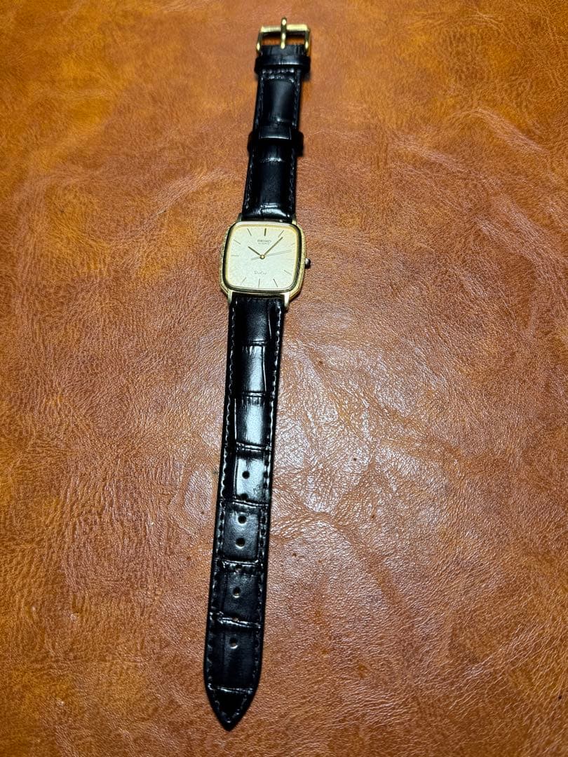 A93 希少 稼動品 SEIKO DOLCE スクエア型　80年代