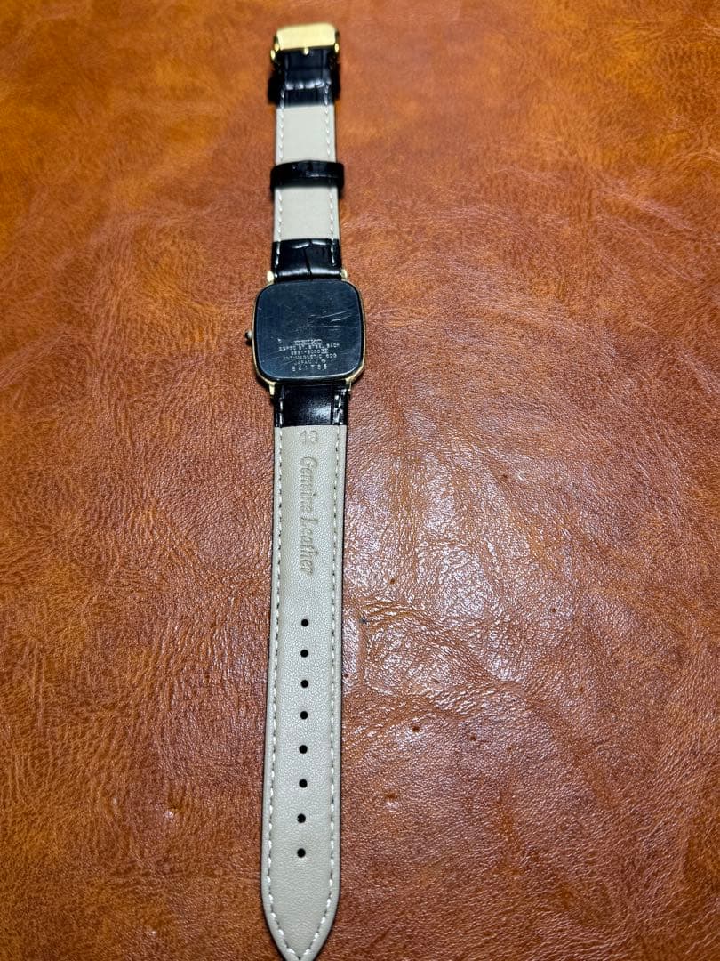 A93 希少 稼動品 SEIKO DOLCE スクエア型　80年代