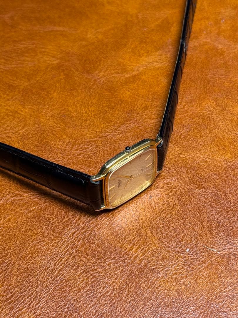 A93 希少 稼動品 SEIKO DOLCE スクエア型　80年代