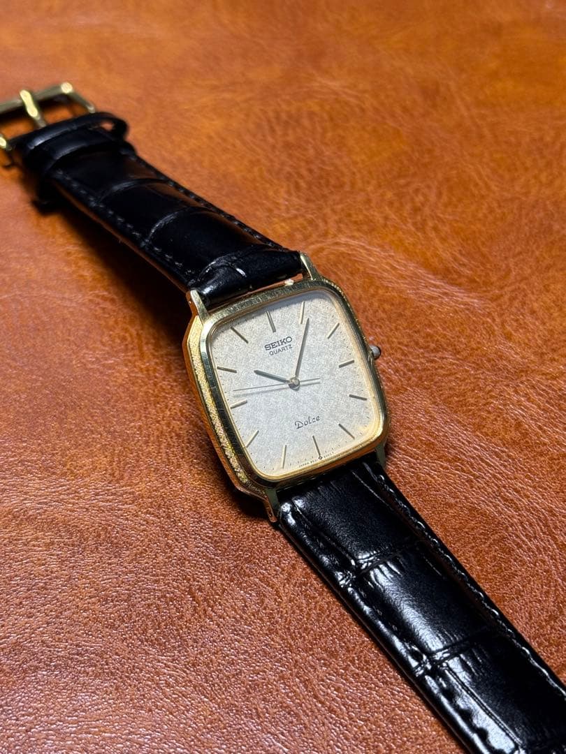 A93 希少 稼動品 SEIKO DOLCE スクエア型　80年代