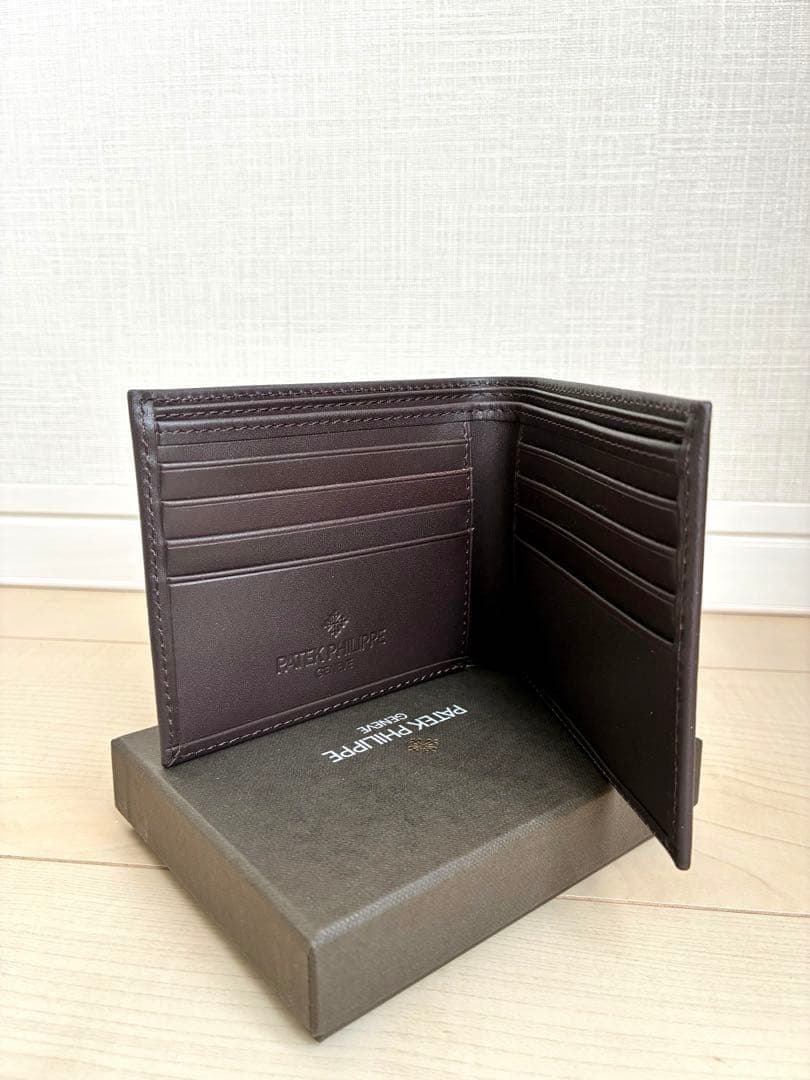 新品未使用　パテックフィリップ　財布　二つ折り　ブラウン