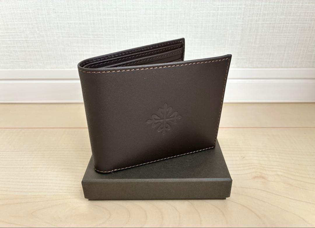新品未使用　パテックフィリップ　財布　二つ折り　ブラウン