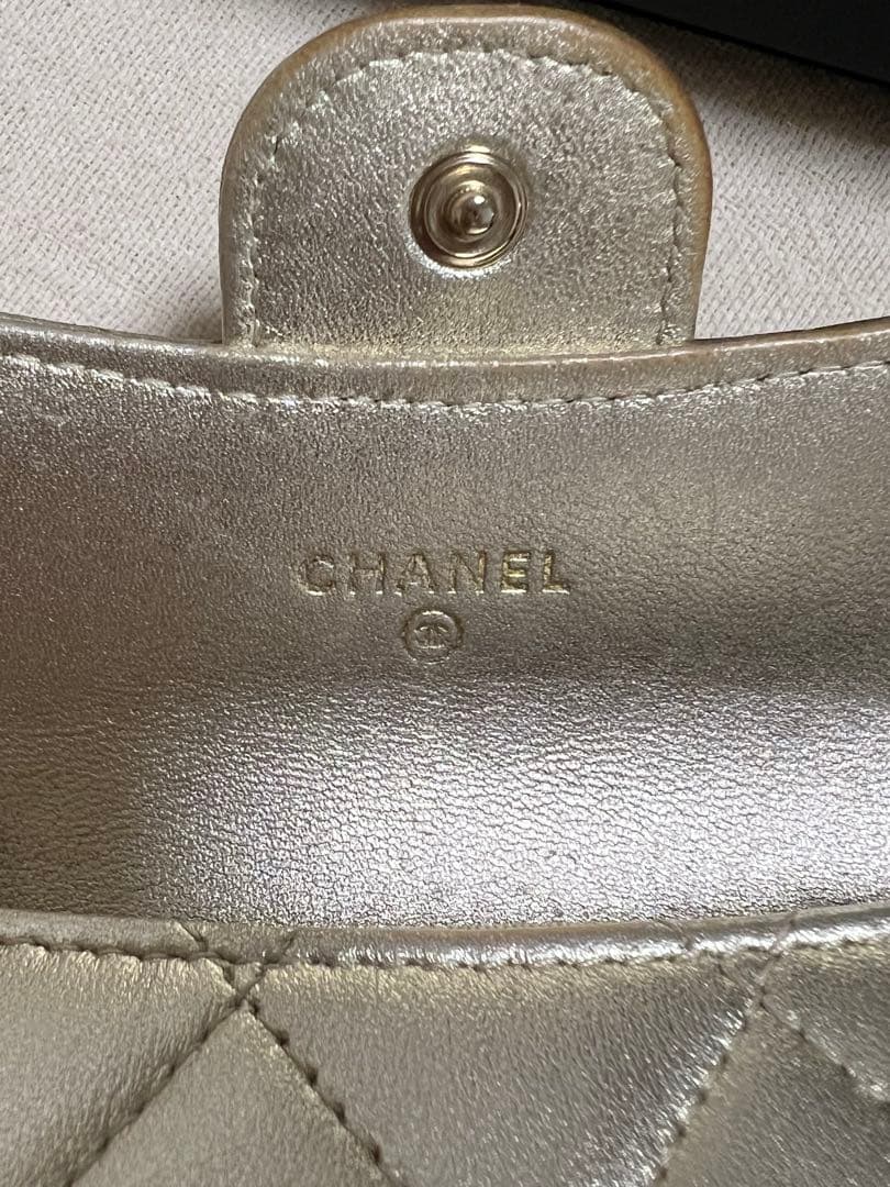 シャネル　マトラッセ　ケース　ミニウォレット　ゴールド