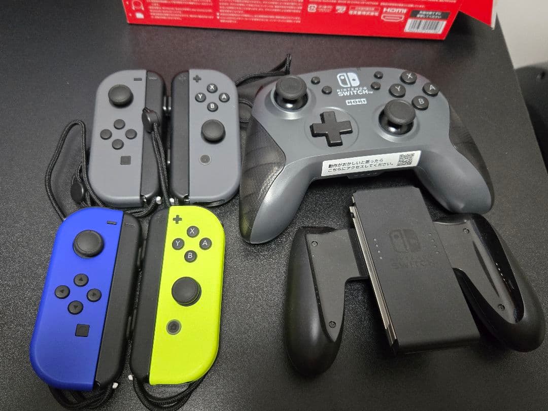 Nintendo Switch 本体 + ジョイコン4つ + HORI パッド
