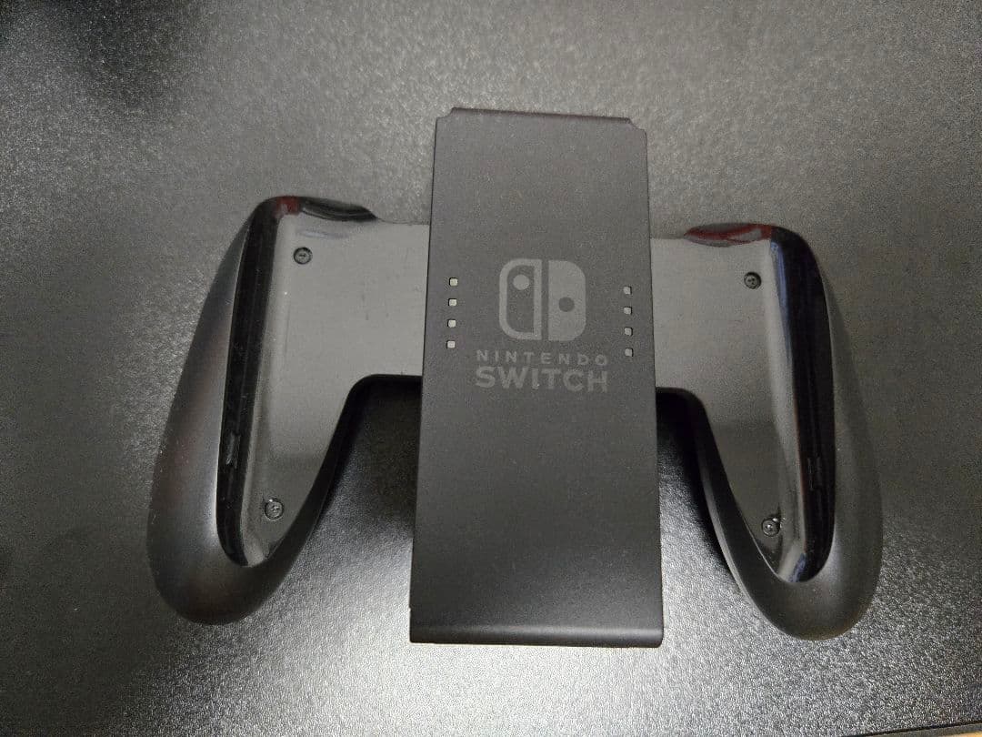 Nintendo Switch 本体 + ジョイコン4つ + HORI パッド