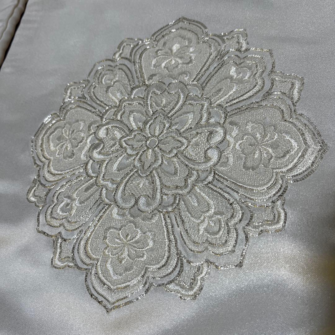 ☆☆年末特別お値引き☆☆打掛　白無垢　華紋刺繍