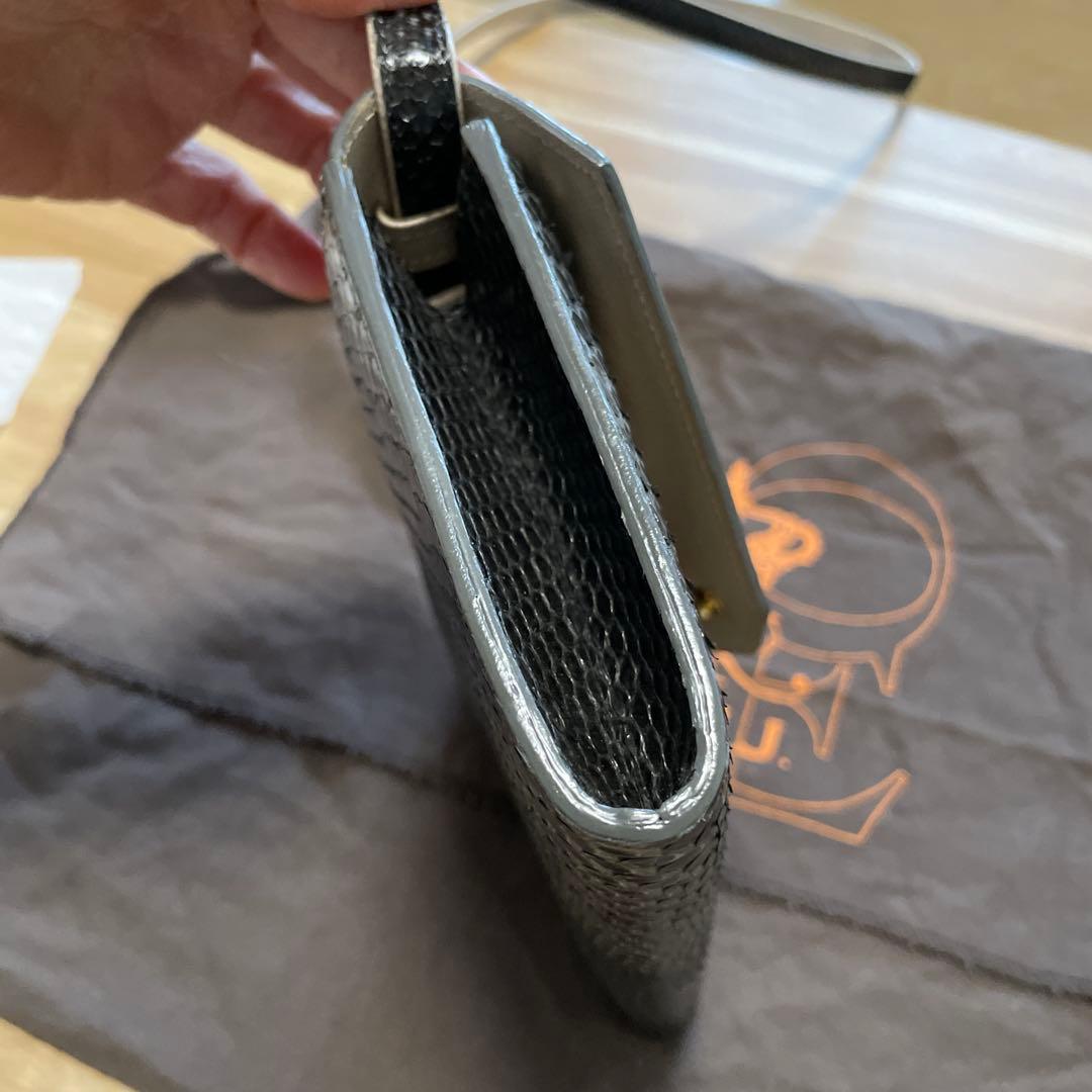 A.D.M.J. エンベロープ型クラッチバッグ