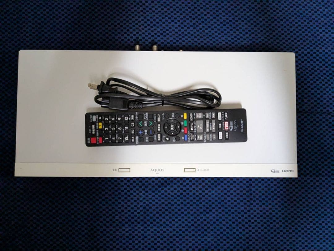 【ラスト値下げ 】SHARP ブルーレイレコーダー リモコン付き　ホワイト