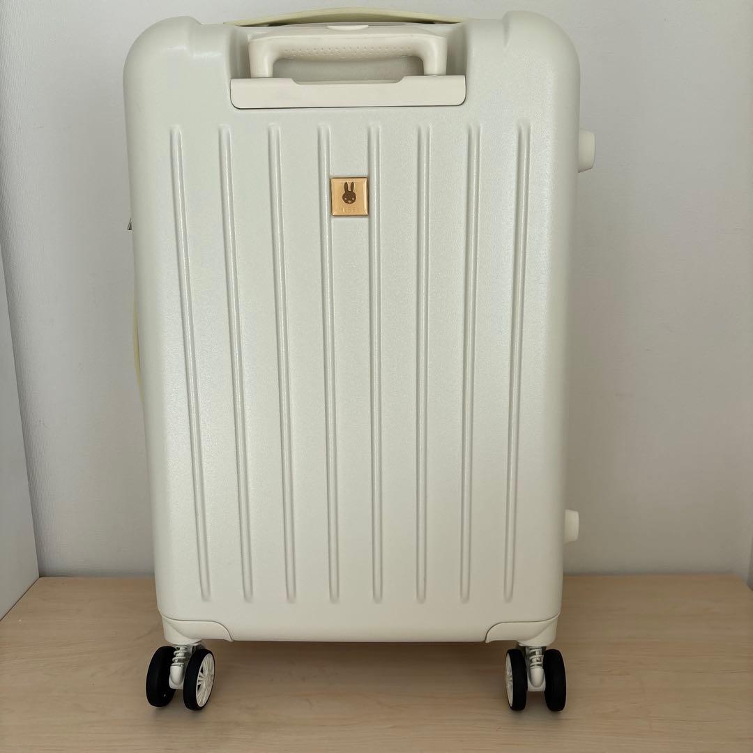 新品未使用　ミッフィー　キャリーケース ホワイト