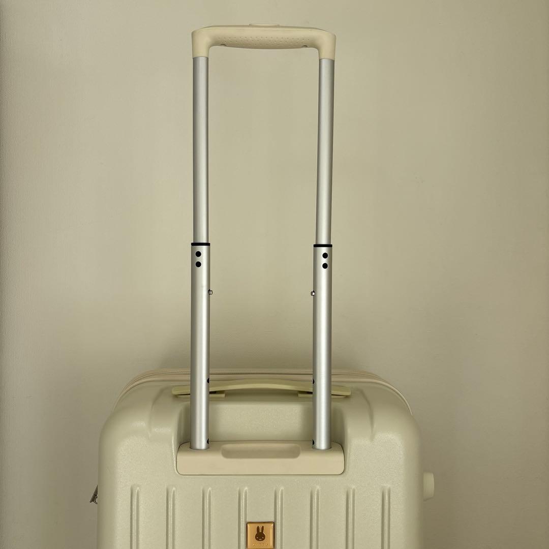 新品未使用　ミッフィー　キャリーケース ホワイト