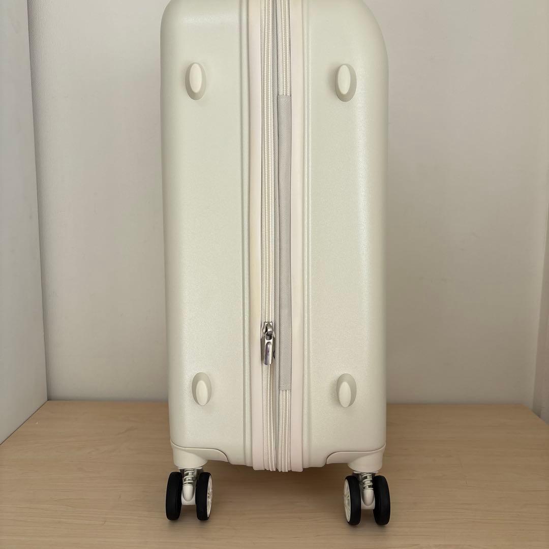 新品未使用　ミッフィー　キャリーケース ホワイト