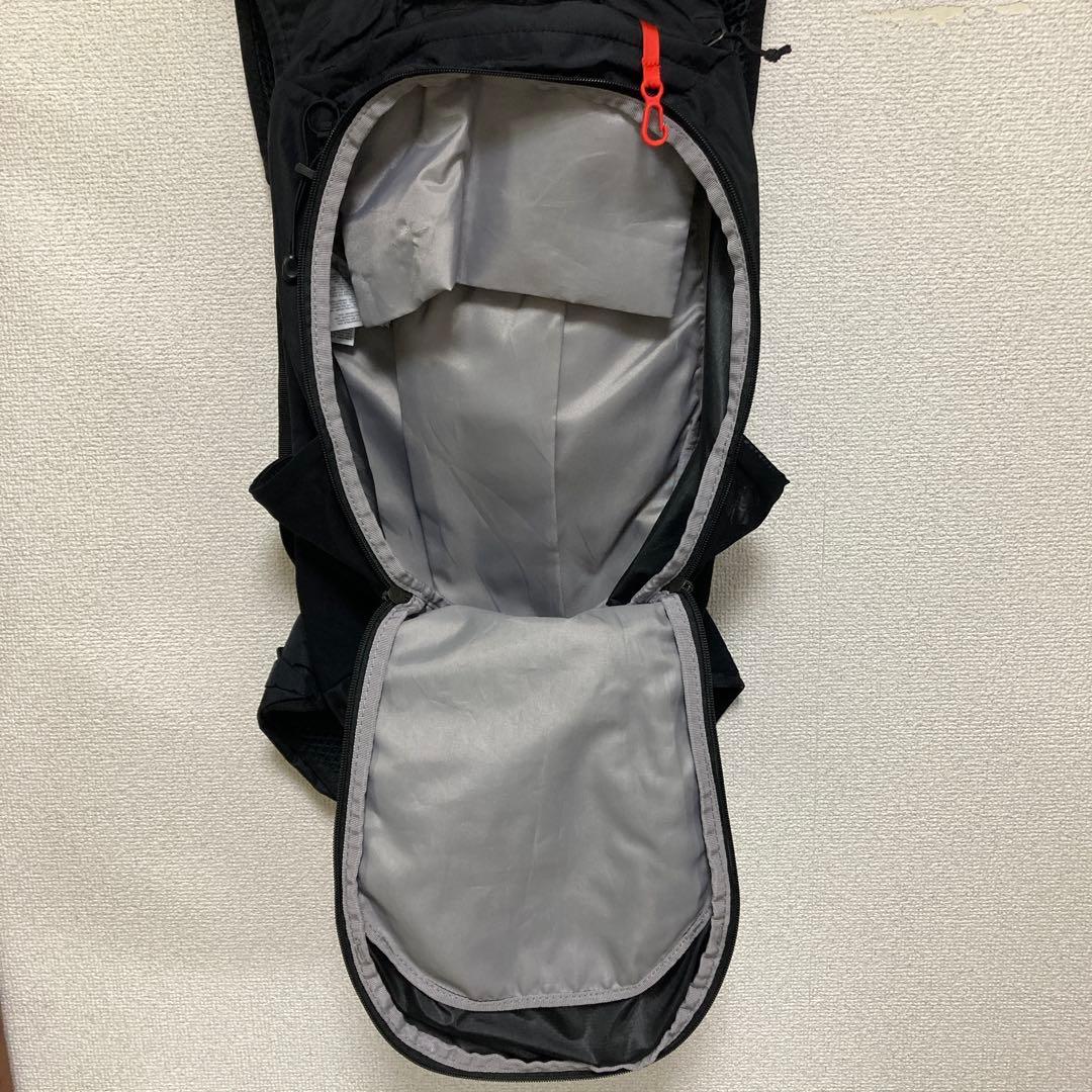 Salomon 20L リュック・バックパック 黒