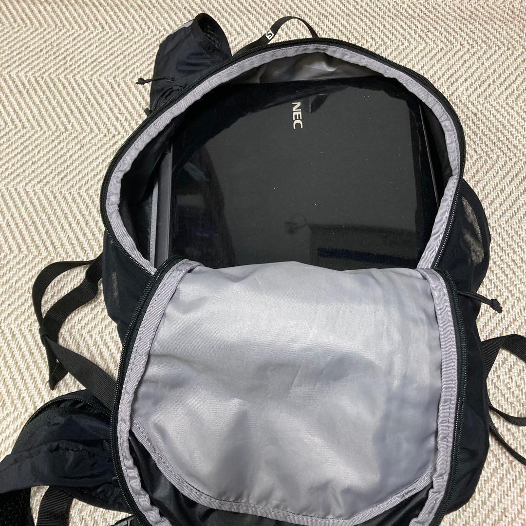 Salomon 20L リュック・バックパック 黒