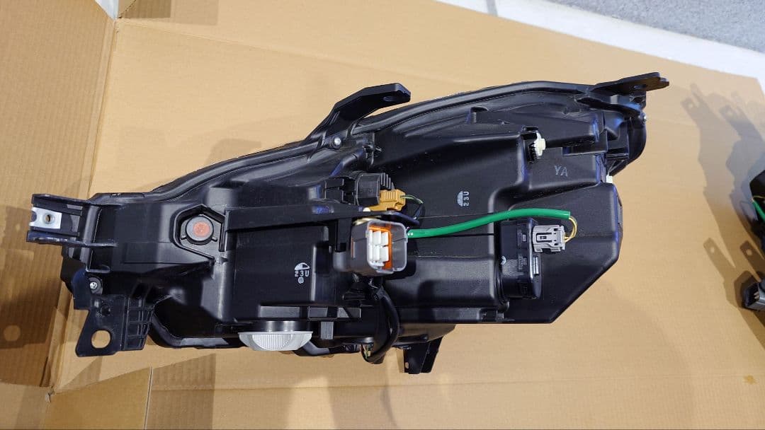 【good】GR86 純正ヘッドライト 右側(運転席側)