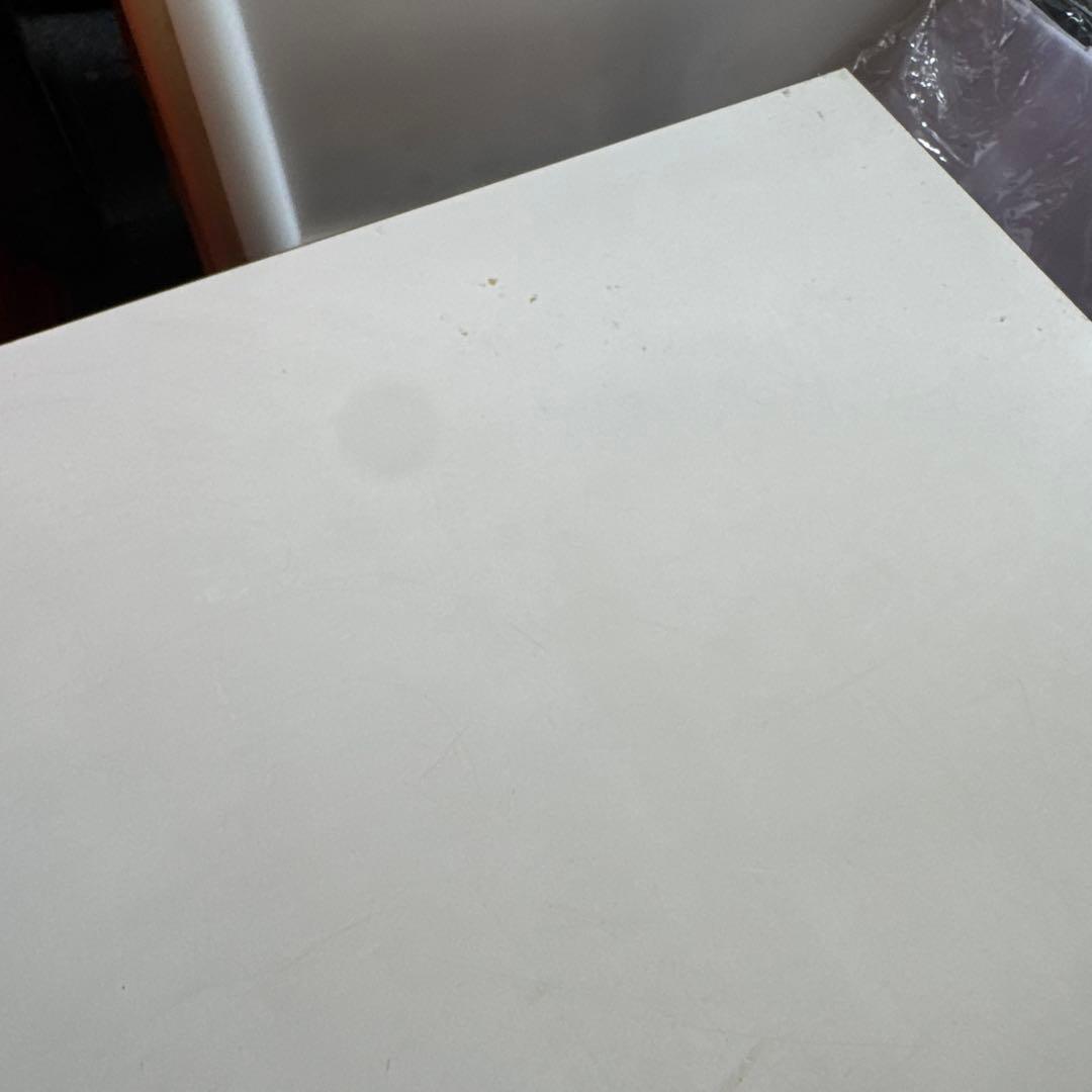 Nath様用 レトロポップ　ホワイトとレッドのセンターテーブル