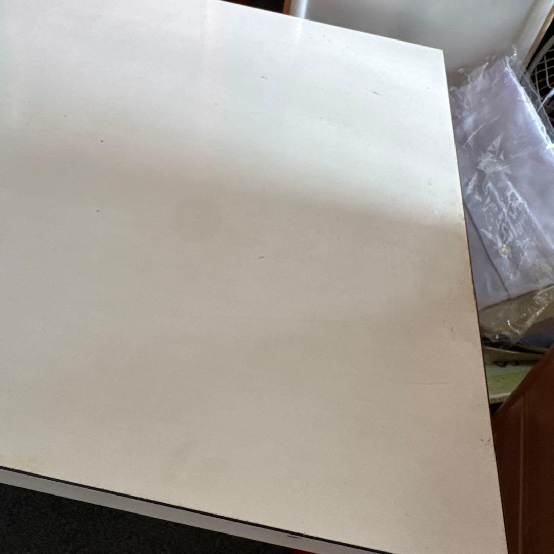 Nath様用 レトロポップ　ホワイトとレッドのセンターテーブル