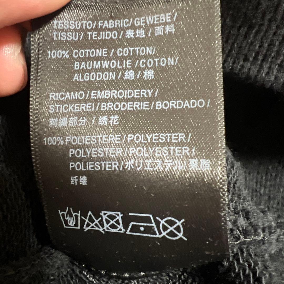 バレンシアガのパーカー年明けセール