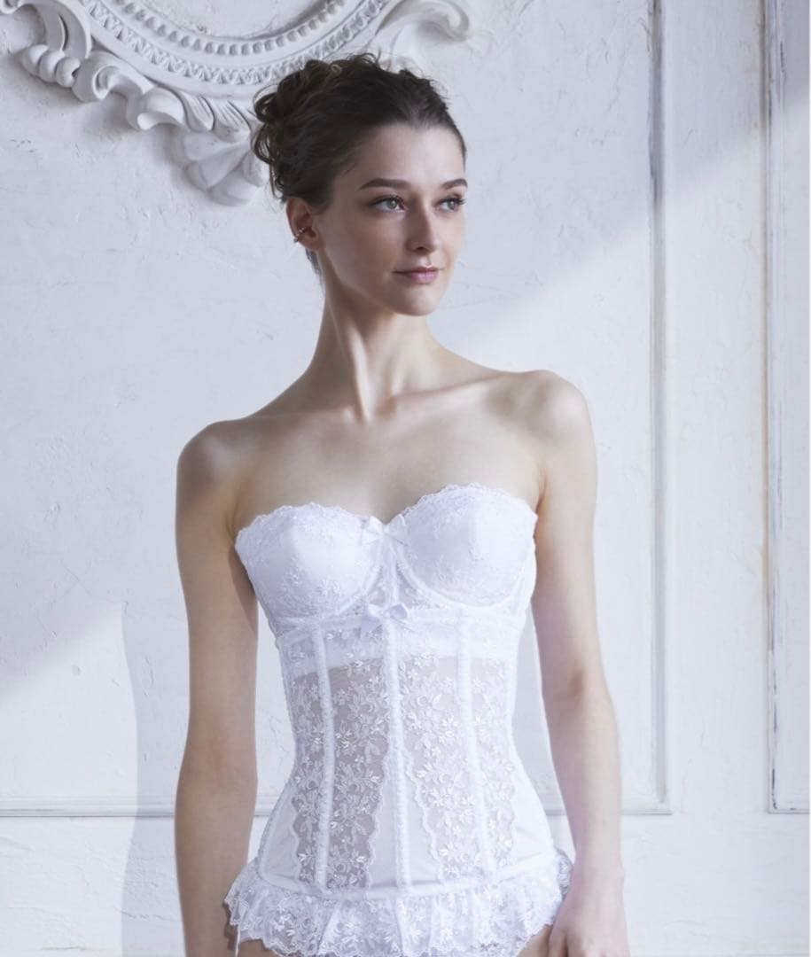 セモアブライダルインナー コルセットタイプ ホワイト　ガードル付きE70/64