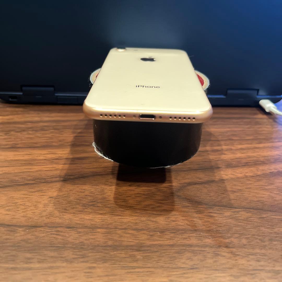 iPhone8　64GB　ゴールド　箱無し