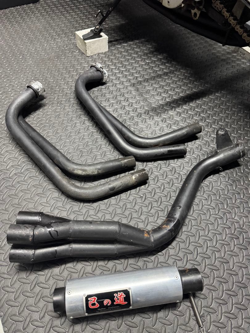 己の道マフラー 42.7π cbx400f/cbr400f
