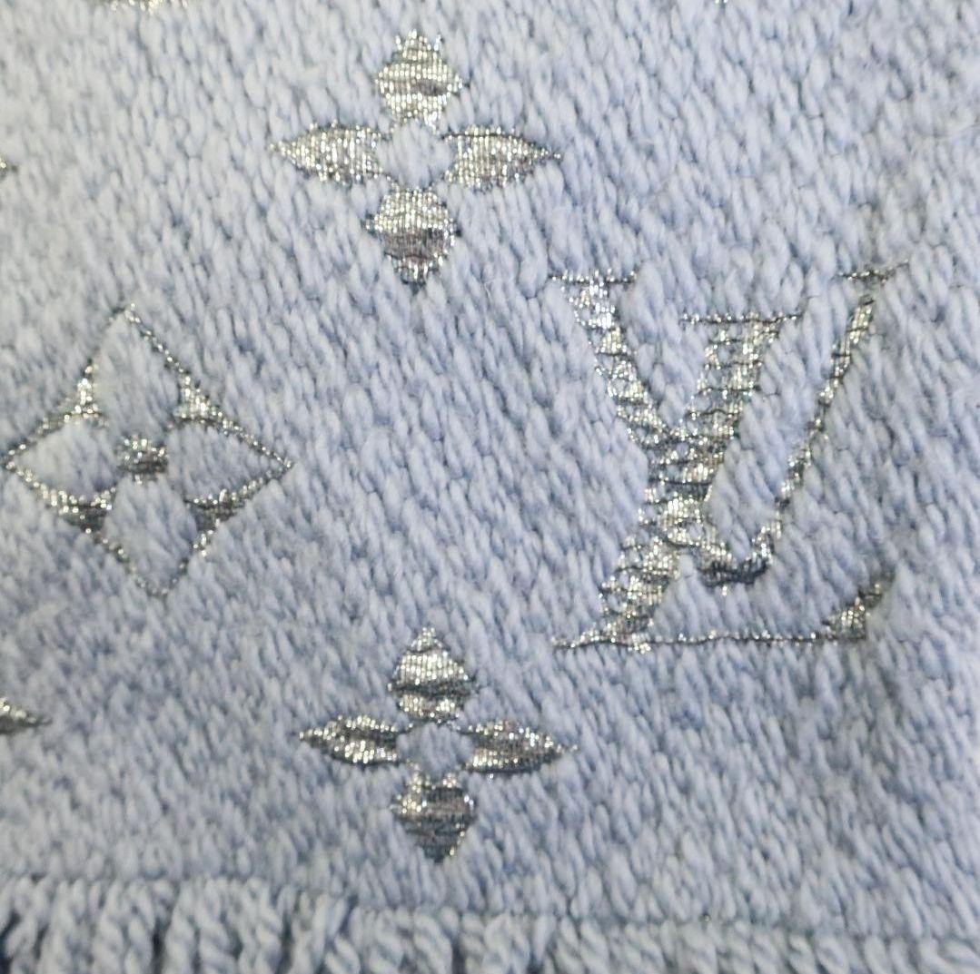 Louis Vuitton マフラー 水色