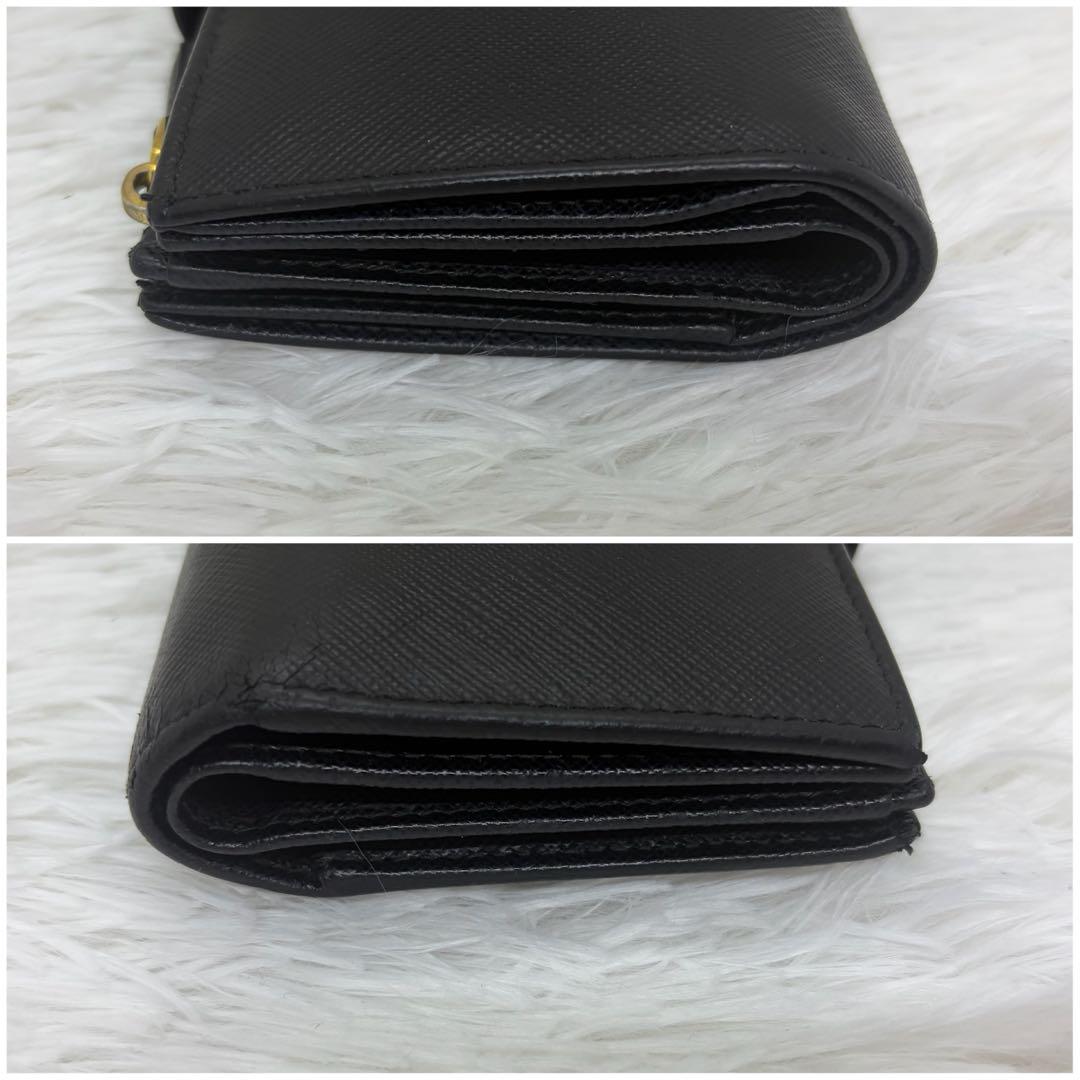 美品✨プラダ 長財布 折り財布 サフィアーノ レザー ロゴ金具 ブラック