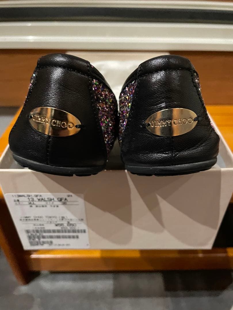 とっにん　ジミーチュウ　パンプス